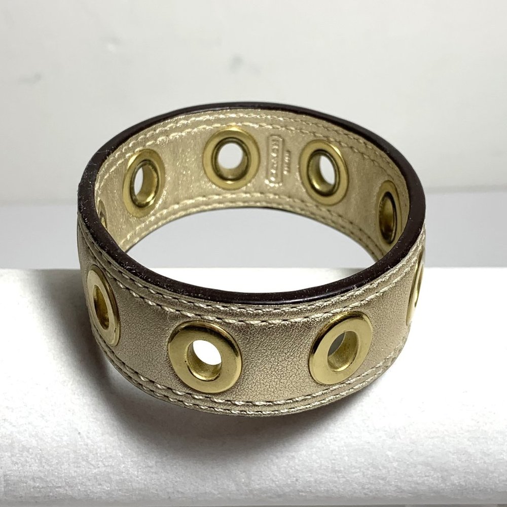 Coach Leather Grommet Bangle Bracelet Stackable Gold with Gold Hardware NEW